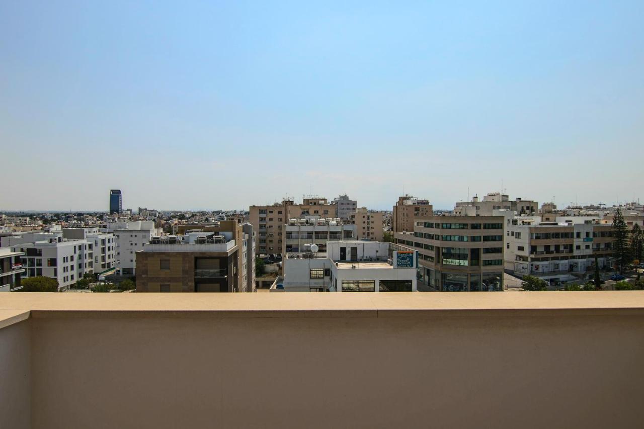 Phaedrus Living: Luxury Suite Nicosia 508 Exteriör bild